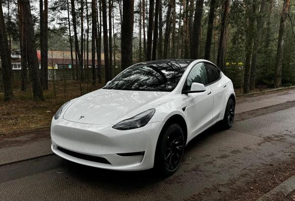 Tesla Model Y, 2023 год выпуска с двигателем Электро, 144 038 BYN в г. Минск