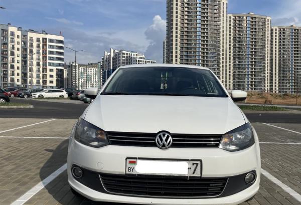 Volkswagen Polo, 2015 год выпуска с двигателем Бензин, 35 383 BYN в г. Минск