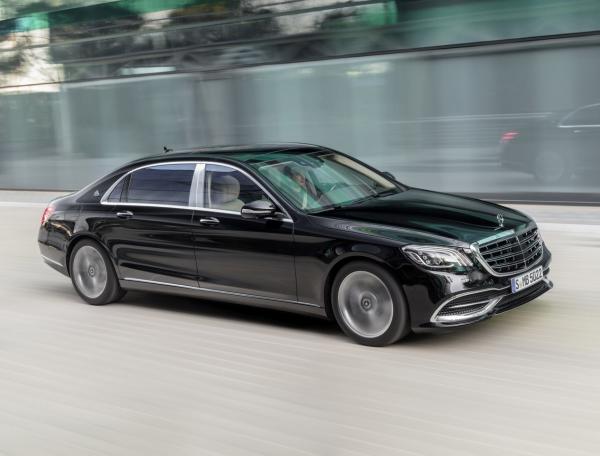 Сравнение Mercedes-Benz Maybach S-класс и Rolls-Royce Phantom
