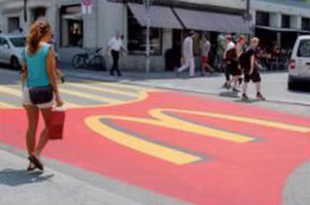 Разноцветный пешеходный переход в Гомеле