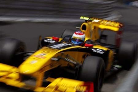 Виталий Петров подписал контракт с Lotus Renault GP