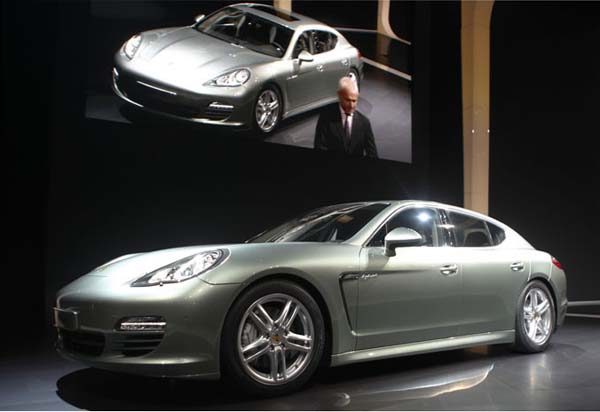Открылась авто выставка в Женеве 2011. Фото.