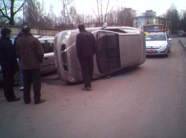 Авария на Ольшевского в Минске - опрокидывание Daewoo