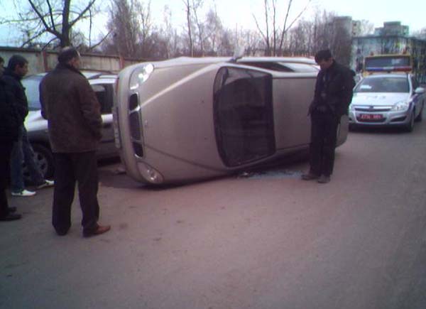 Авария на Ольшевского в Минске - опрокидывание Daewoo