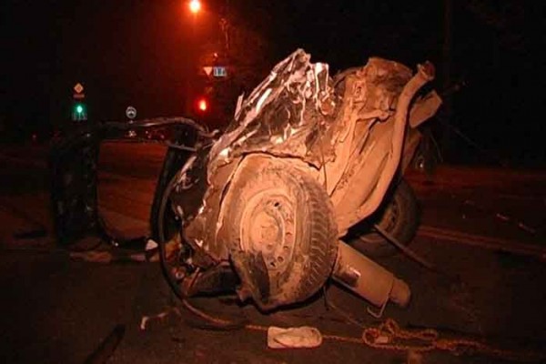 В Могилеве Honda Civic от удара разорвало на части. Есть жертвы.