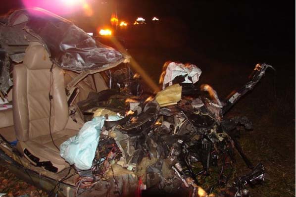 Трасса Могилев - Бобруйск: BMW врезался в грузовик: три человека погибли