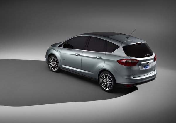 Ford планирует изготовить два автомобиля-гибрида на основе C-Max
