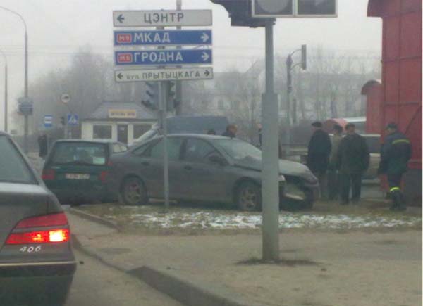 В Минске произошло столкновение Citroen и Renault на Притыцкого