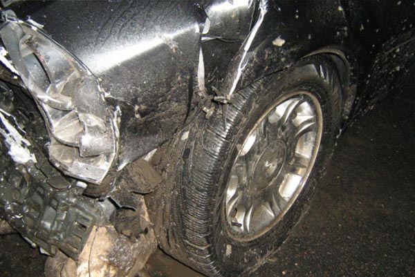 На трассе Минск - Могилев, автомобиль Mitsubishi врезался в фуру: погиб водитель