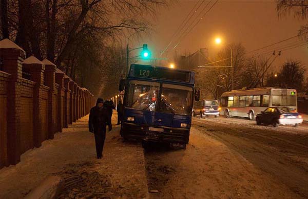 В столице республики автобус совершил наезд на пешеходов