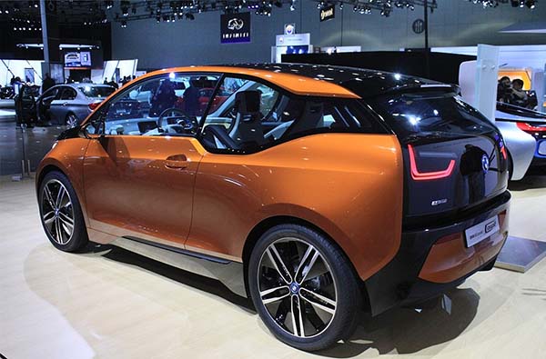 В июле на рынке появится электрический автомобиль BMW