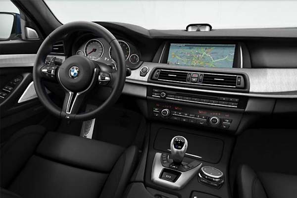В Интернет выложили снимки обновленной BMW M5