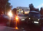 В поселке Лесном случилось столкновение УАЗа, автобуса и двух легковых авто