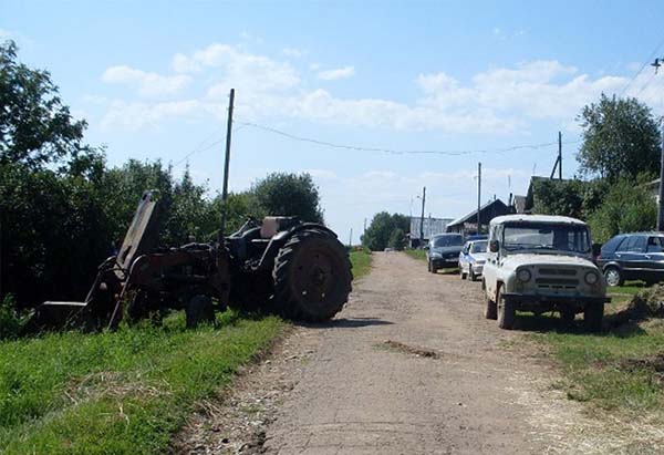 В Быховском районе ЗАЗ врезался в прицеп трактора – травмирован ребенок