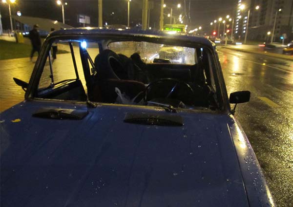 На пересечении дорог в Минске столкнулись Opel и ВАЗ