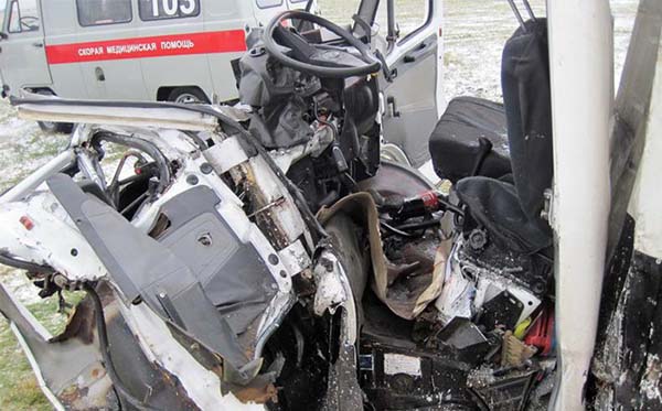 На дороге Минск — Гомель произошла авария с участием фургона и грузовика