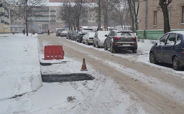 В столице дорожное покрытие восстанавливают даже в снегопады