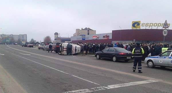 В Жлобине произошло столкновение легкового автомобиля и кареты скорой помощи