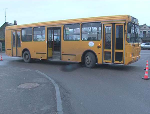 В Лиде под колесами большого автобуса скончался ребенок