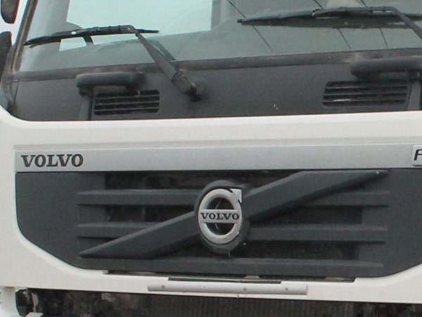 Грузовой Volvo белого цвета в Солигорске насмерть сбил пешехода ­– водитель скрылся