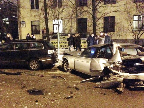 Пять разбитых машин в аварии на улице Жилуновича в Минске