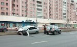 ДТП на улице Маяковского в Минске: Toyota снесла ограждение и оказалась на встречке