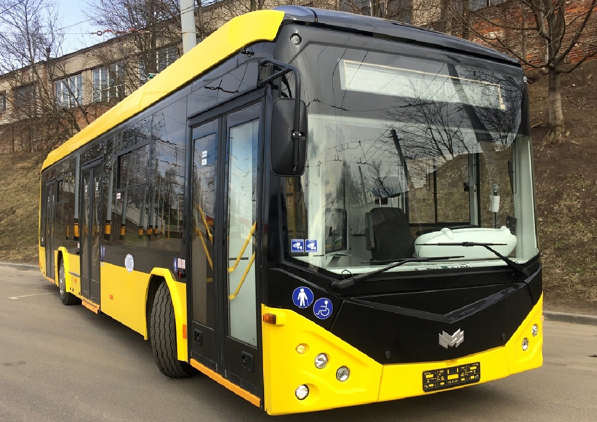 Видео: в Минске начал обкатываться мини-электробус