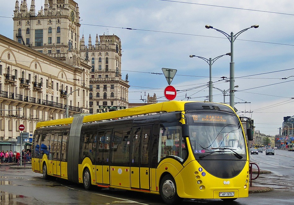 Лукашенко поручил активно развивать производство электробусов