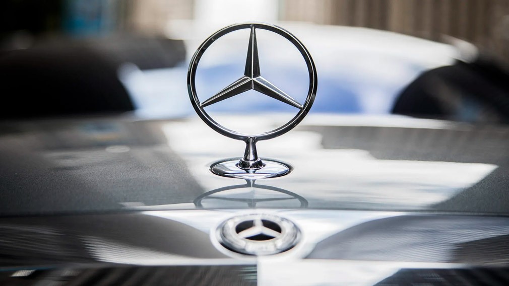 Дебют нового электрического кроссовера Mercedes-Benz EQS должен состояться уже в апреле в Пекине