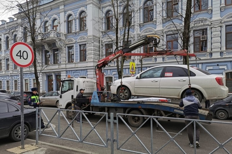 Видео: новая программа для отслеживания нарушителей парковки заработала в Минске