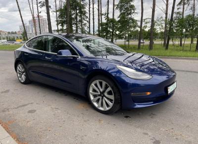 Фото Tesla Model 3