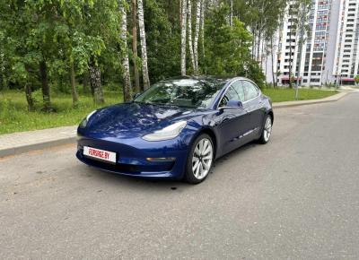 Фото Tesla Model 3