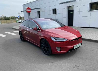 Фото Tesla Model X