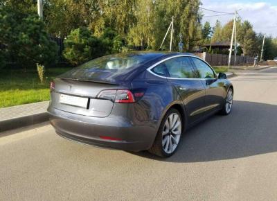 Фото Tesla Model 3