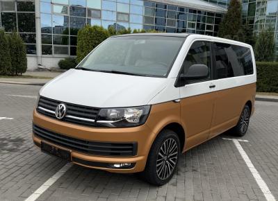 Фото Volkswagen Multivan