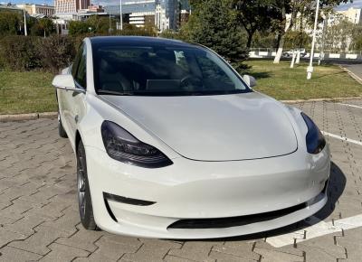 Фото Tesla Model 3