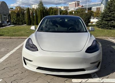 Фото Tesla Model 3