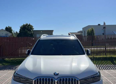 Фото BMW X7