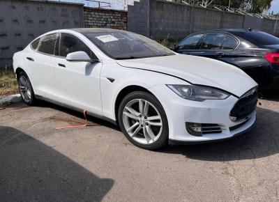 Фото Tesla Model S