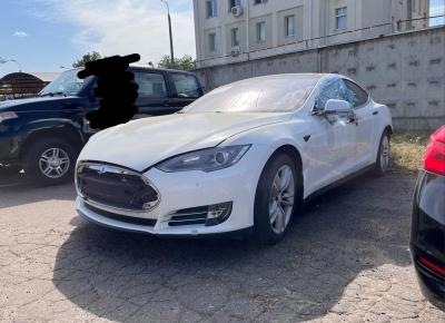 Фото Tesla Model S