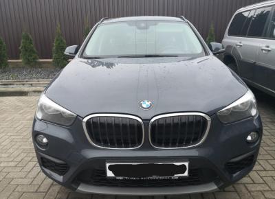 Фото BMW X1