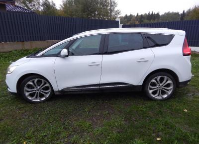 Фото Renault Scenic