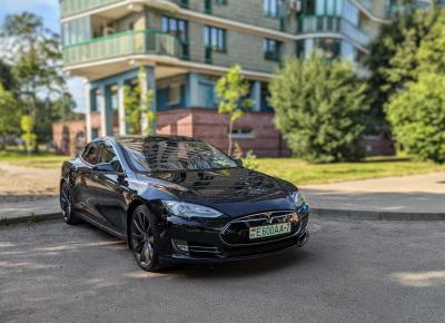 Фото Tesla Model S