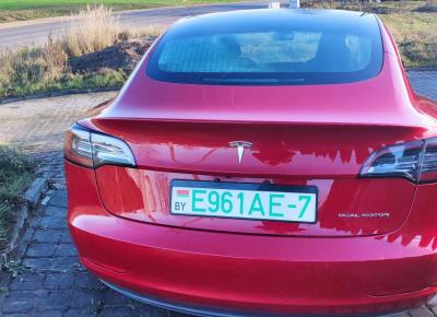 Фото Tesla Model 3