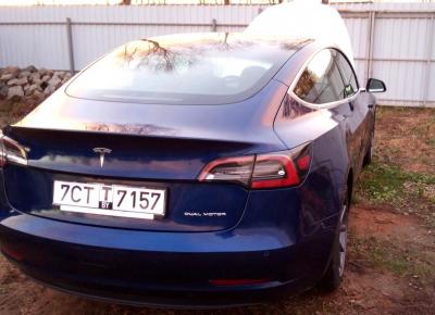 Фото Tesla Model 3