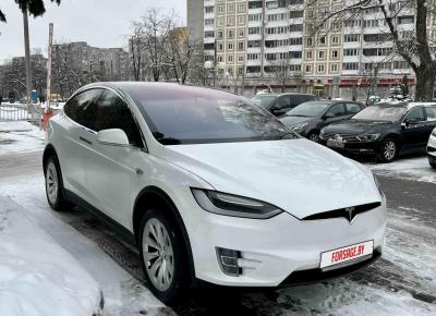 Фото Tesla Model X