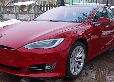 Фото Tesla Model S