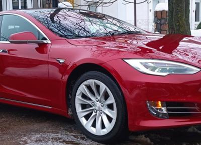 Фото Tesla Model S