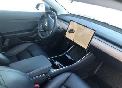 Фото Tesla Model 3