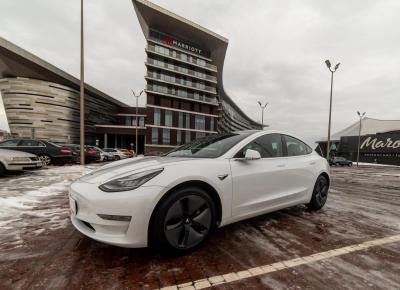 Фото Tesla Model 3